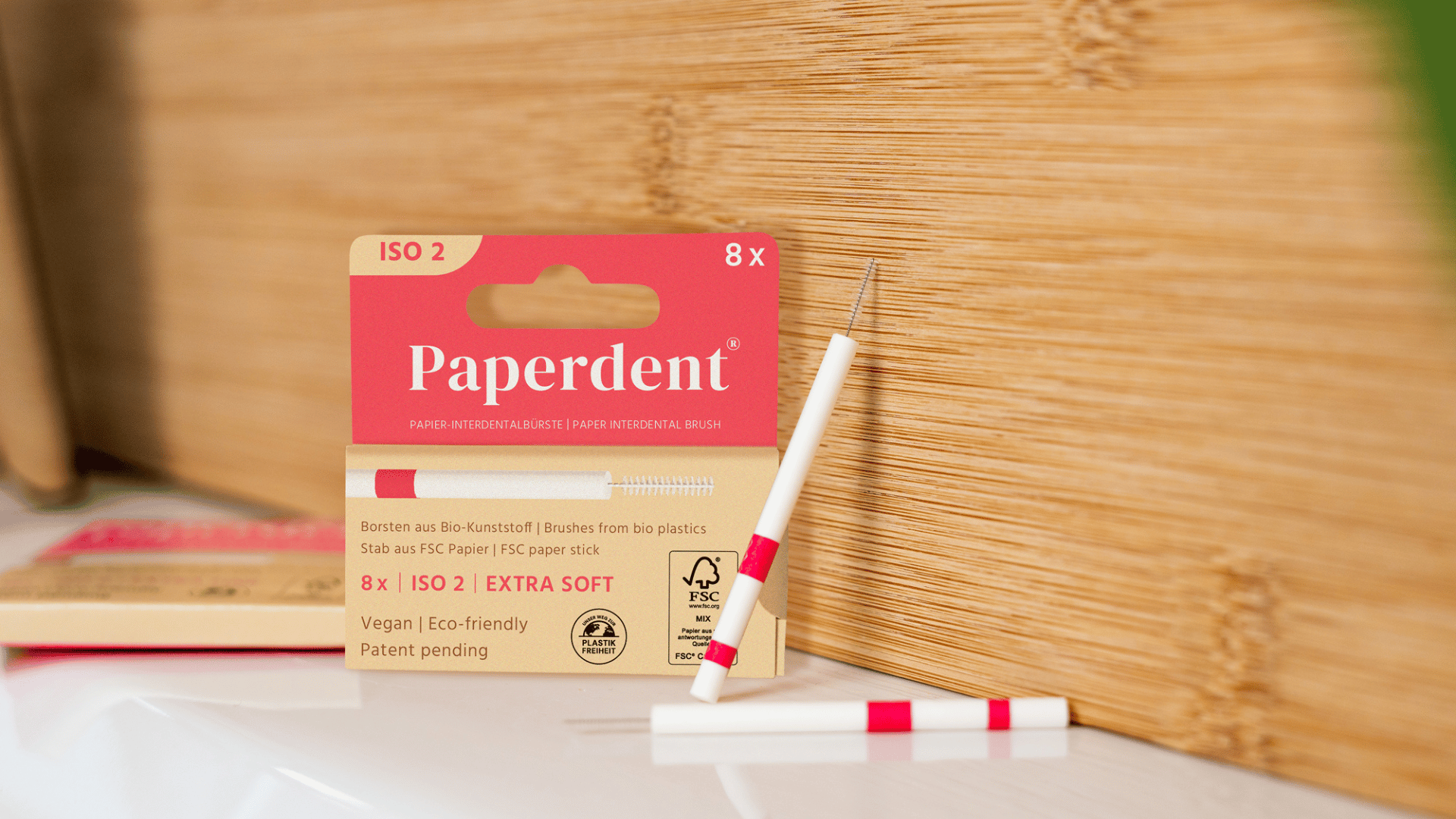 Nachhaltige Interdentalbürste aus Papier von Paperdent